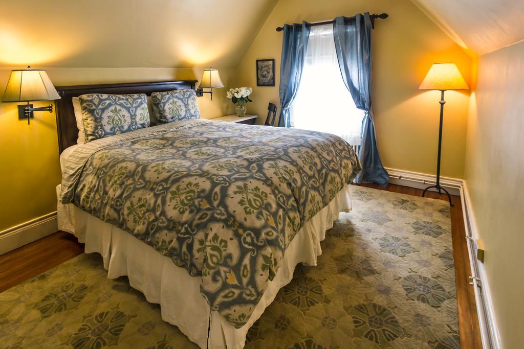 The Bertram Inn Brookline Bagian luar foto
