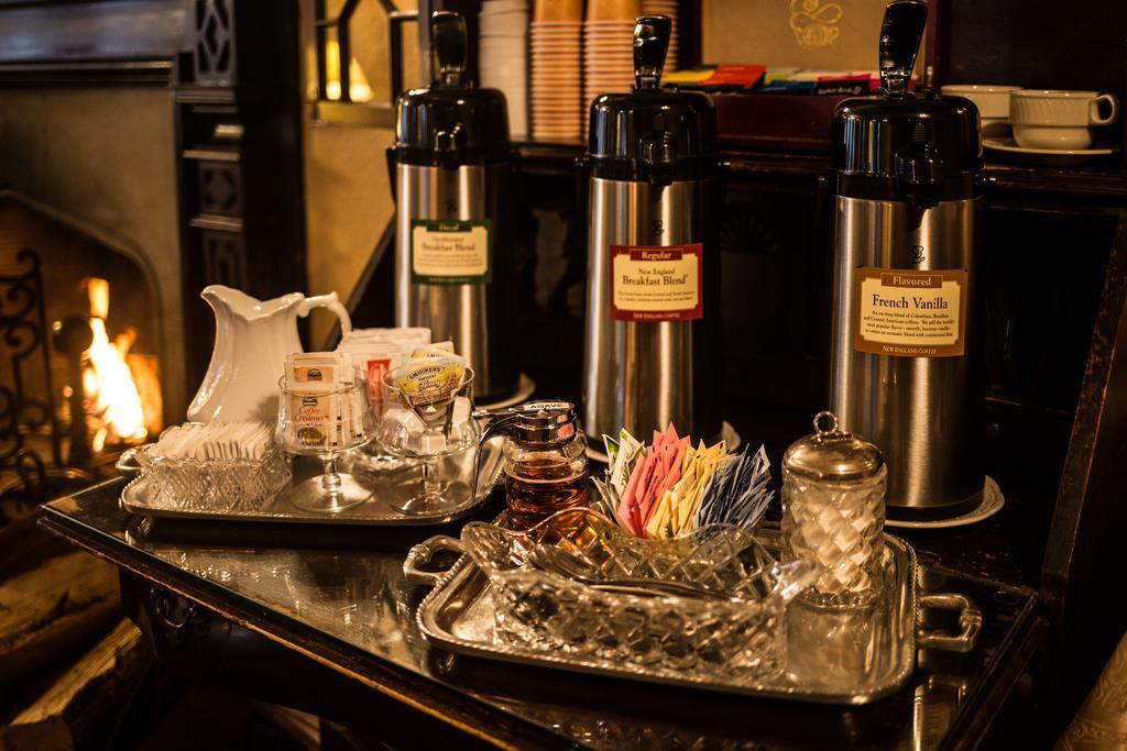 The Bertram Inn Brookline Bagian luar foto