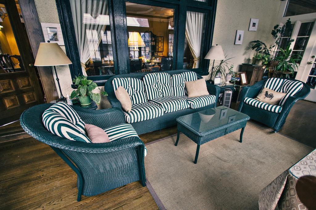 The Bertram Inn Brookline Bagian luar foto