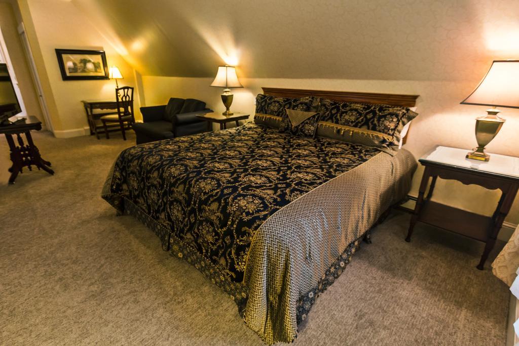 The Bertram Inn Brookline Bagian luar foto