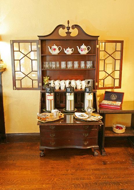 The Bertram Inn Brookline Bagian luar foto